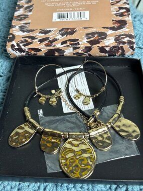 Avon Modern Metals Statement Necklace and Earring Set New in Box